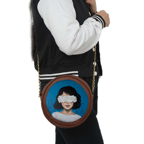 Personalised Round Sling Bag for Trendsetting Travels - Uncommongifts.in