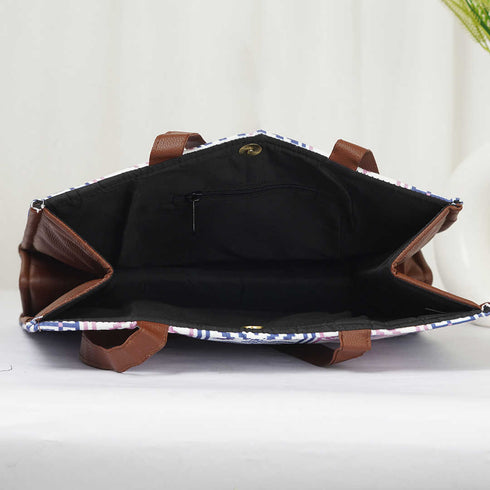 Printed PU Handheld Box Bag - Uncommongifts.in