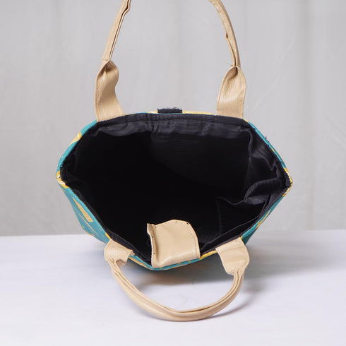 Lemon Printed Lunch Bag With Handle - Uncommongifts.in