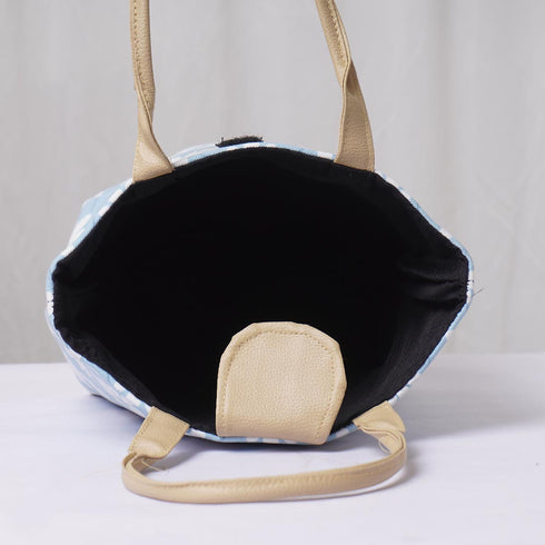 Floral Printed Lunch Bag With Handle - Uncommongifts.in