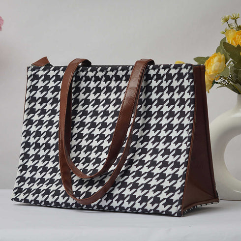 Black & White Printed Handheld Box Bag - Uncommongifts.in